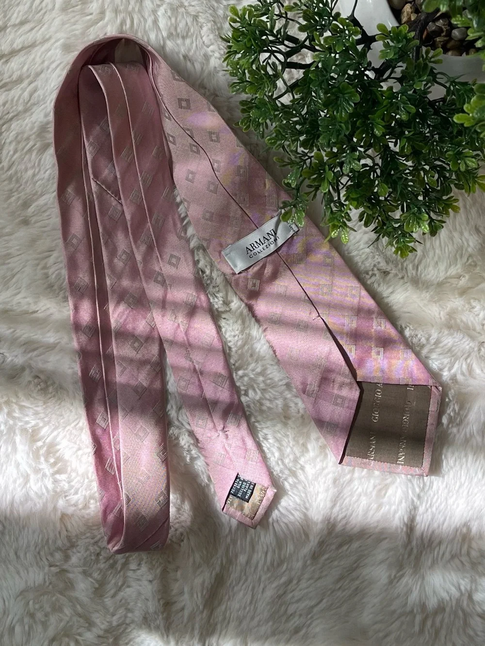 Armani Collezioni Pink Geometric Silk Tie – Made in Italy